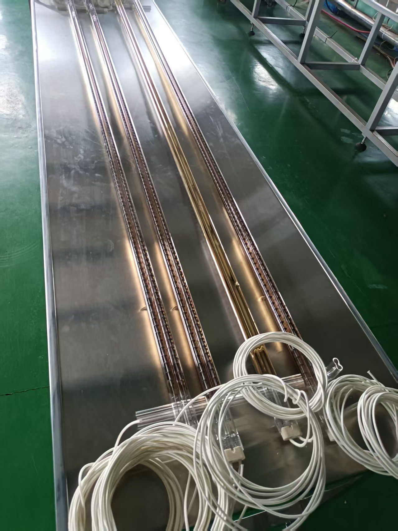Long custom straight infrared heating tubes